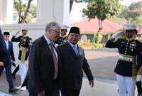 Presiden RI Prabowo Subianto menyambut langsung tokoh global sekaligus pendiri Microsoft, Bill Gates. (Dok. Tim Media Prabowo)