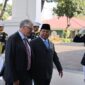 Presiden RI Prabowo Subianto menyambut langsung tokoh global sekaligus pendiri Microsoft, Bill Gates. (Dok. Tim Media Prabowo)