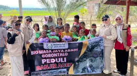 Penyaluran Bantuan Pada Korban Banjir dari BJA Gorontalo ( Foto: Serambinews/Tribunewsaceh.com)